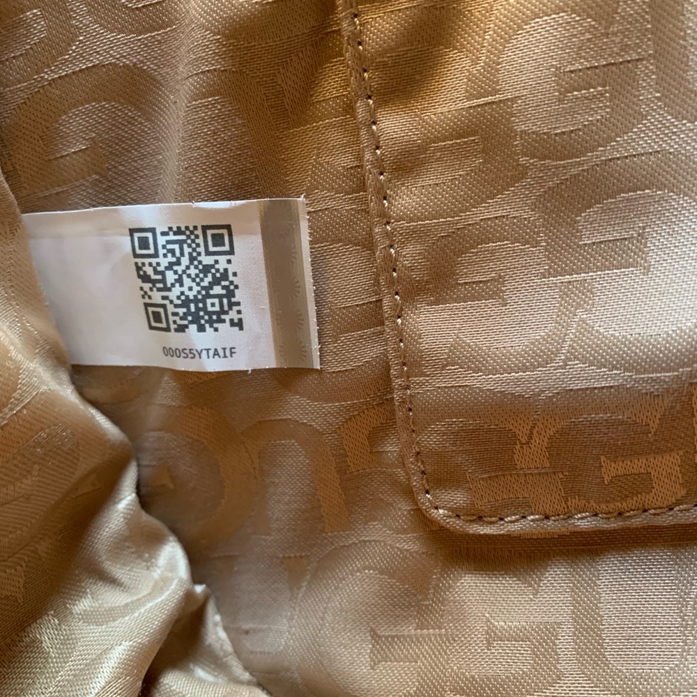 Authentic UGG Shoulder Bag - NWT - RARE - Picture 14 of 16